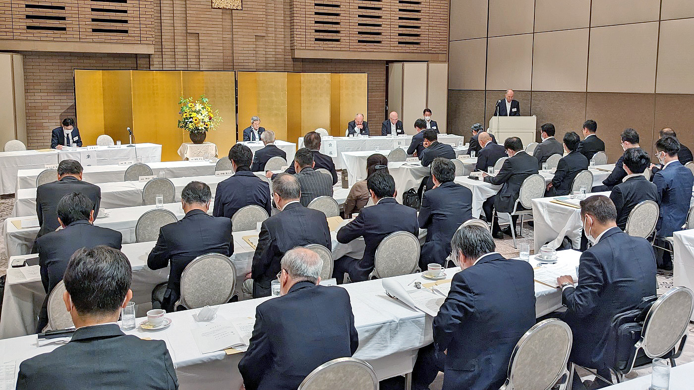 東京都内で開催した発酵乳協・公取協の総会