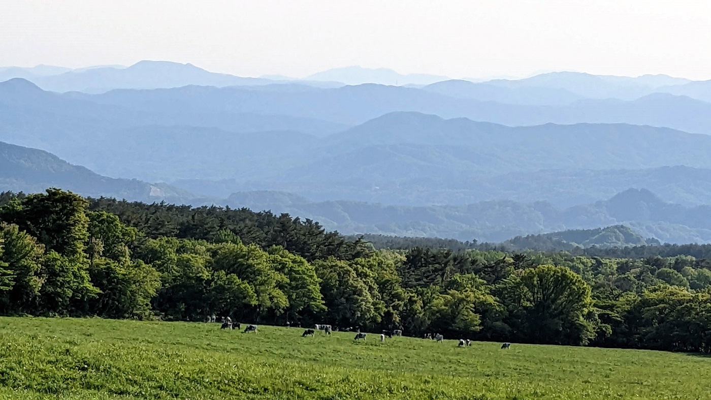 都府県の酪農風景（鳥取県大山山麓）