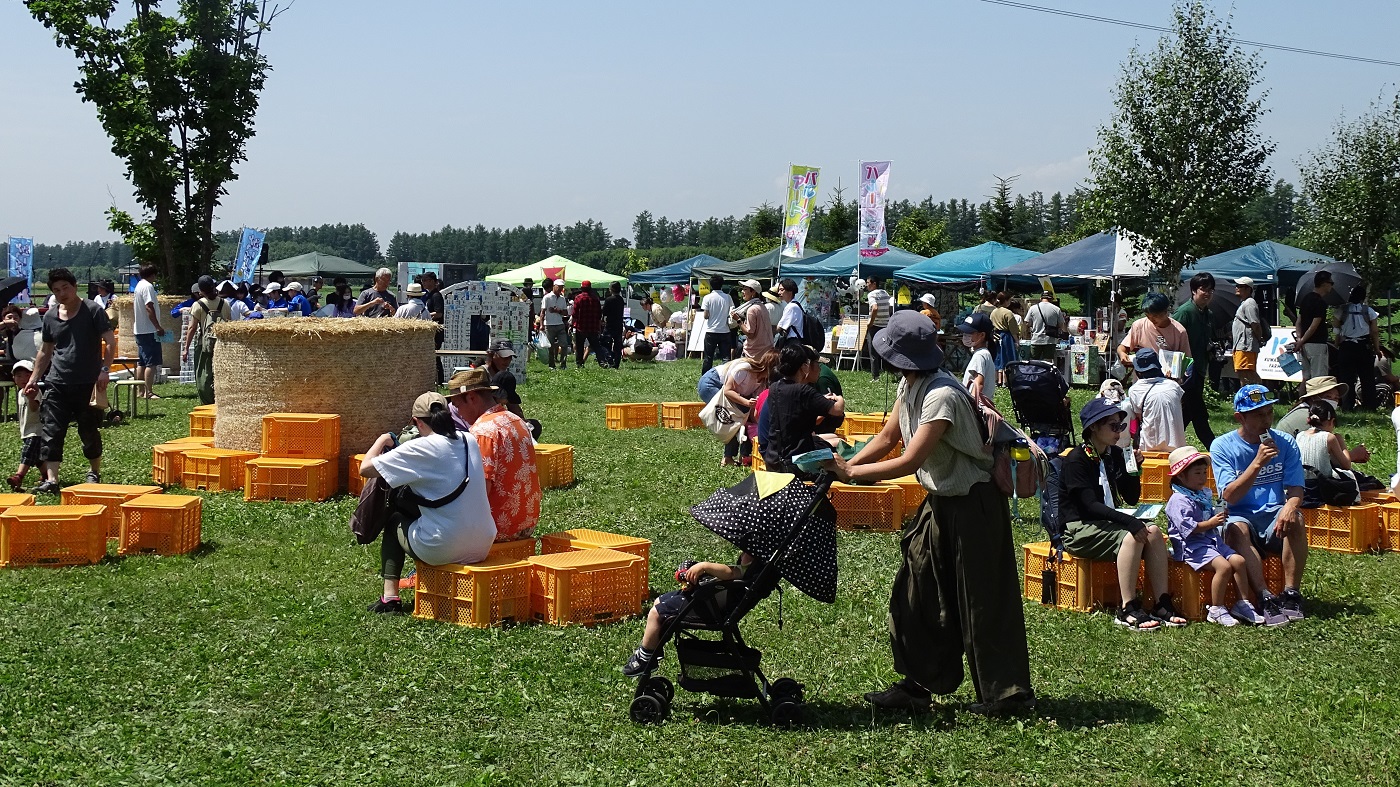 家族連れを中心に賑わった乳フェス