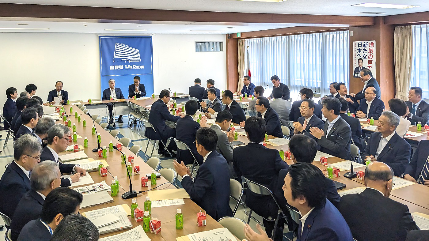 今年度補正予算の重点事項を決めた6日の自民党農林合同会議