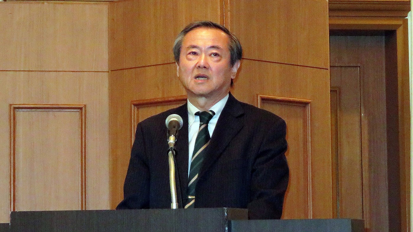 酪農基本対策委員会で講演する九州大学の福田晋副学長