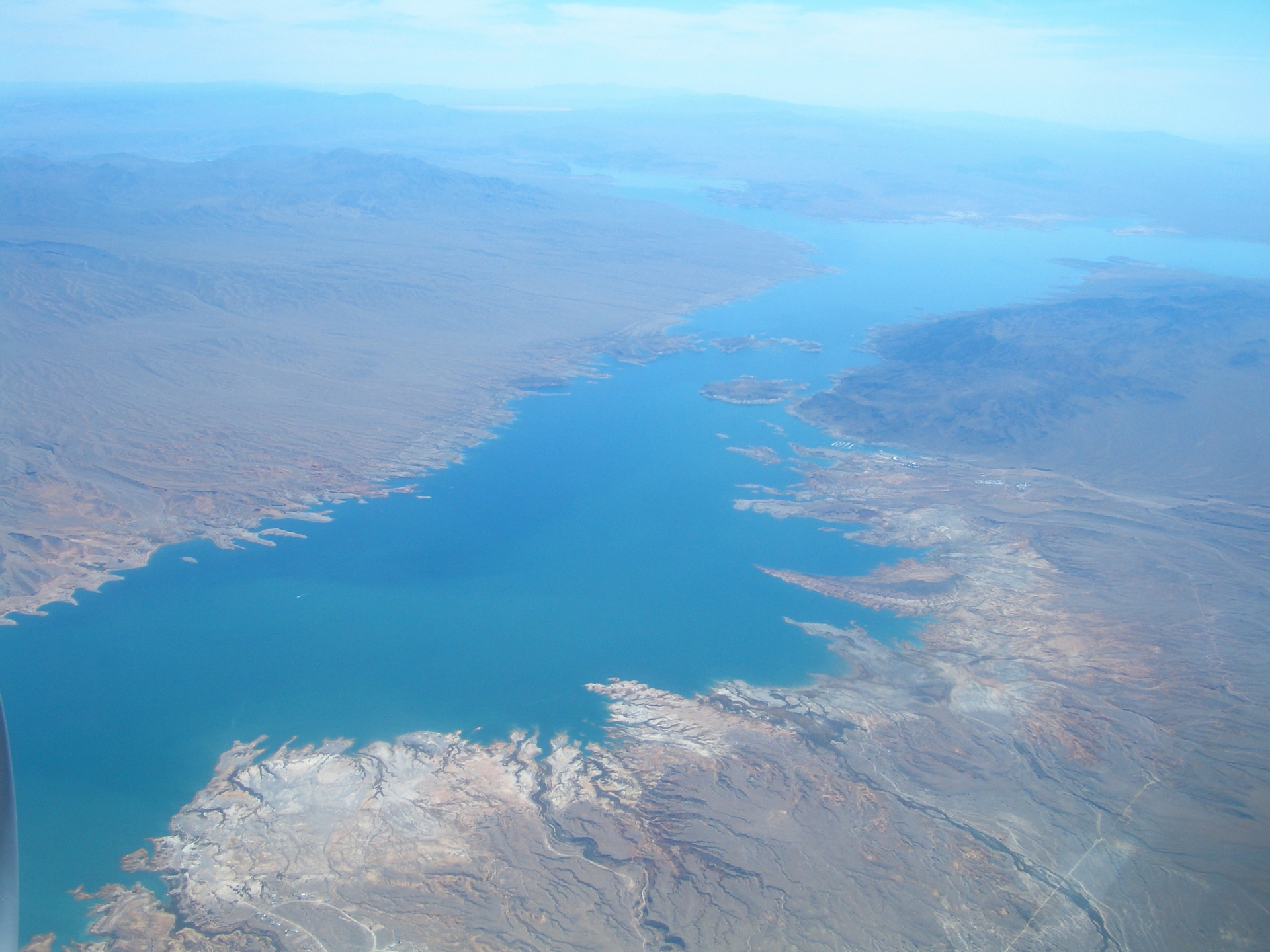 米国最大の人造湖「ミード湖」