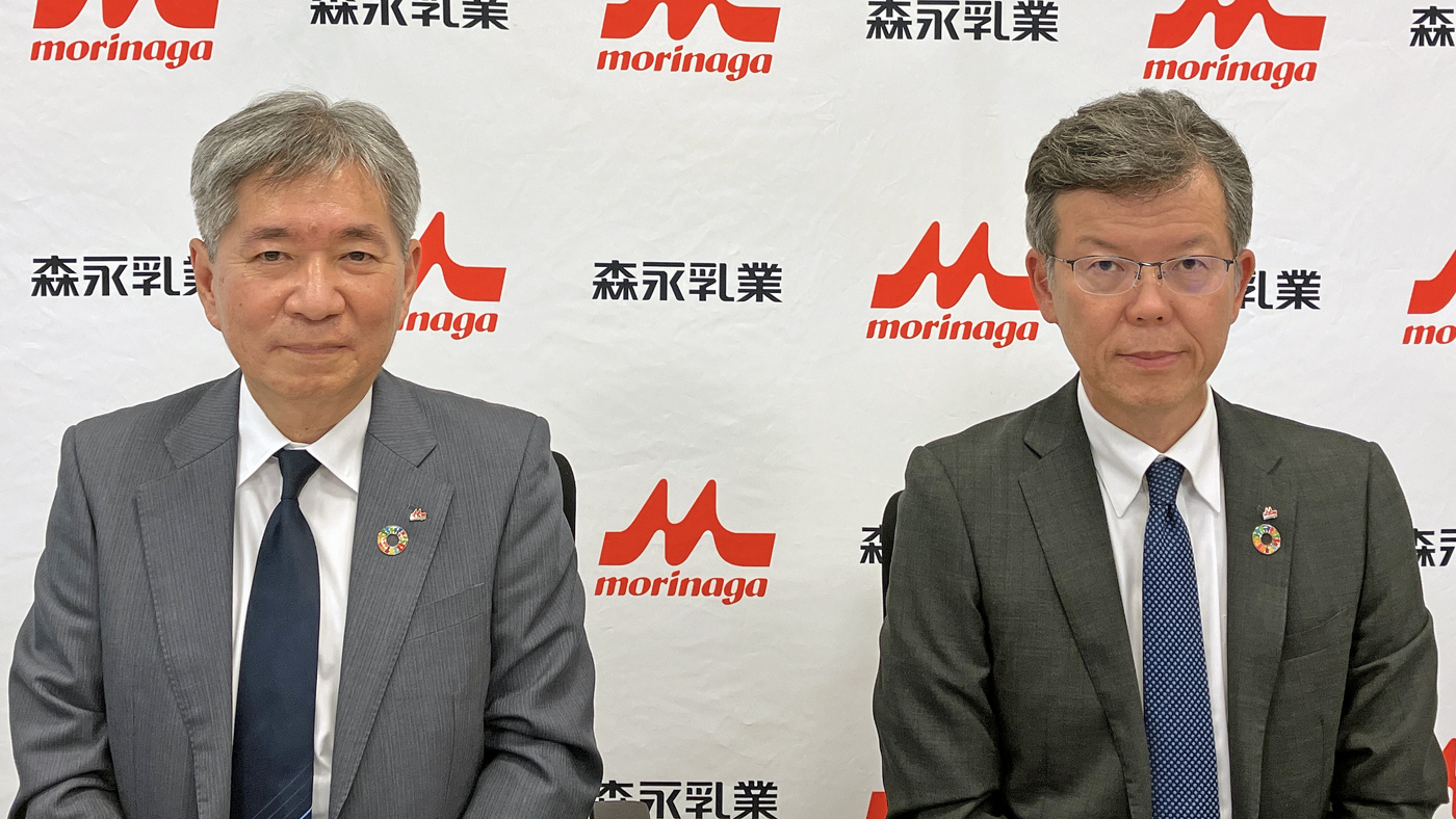 左から大貫陽一社長と野崎昭弘取締役常務執行役員コーポレート戦略本部長