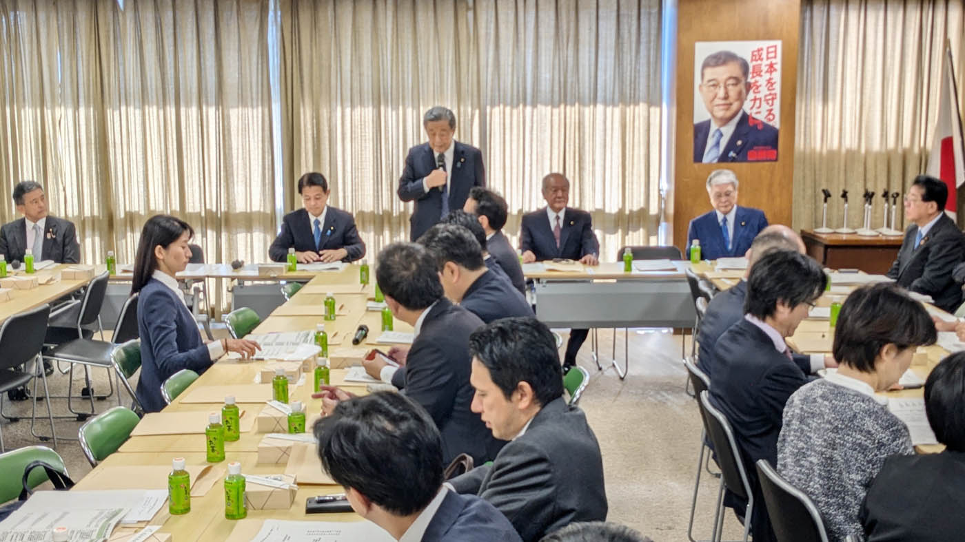 食料安保強化本部で挨拶する森山本部長