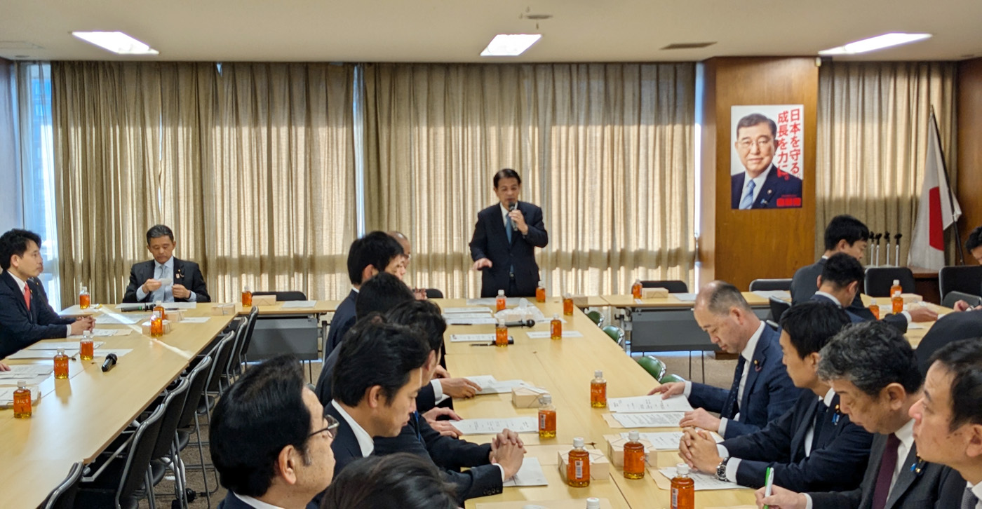 5日に開かれた自民党農林合同会議。挨拶しているのは宮下一郎総合農林政策調査会長