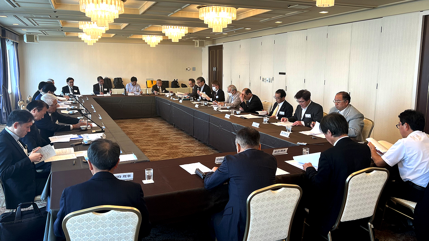 東京都内で開かれた乳業連合の総会