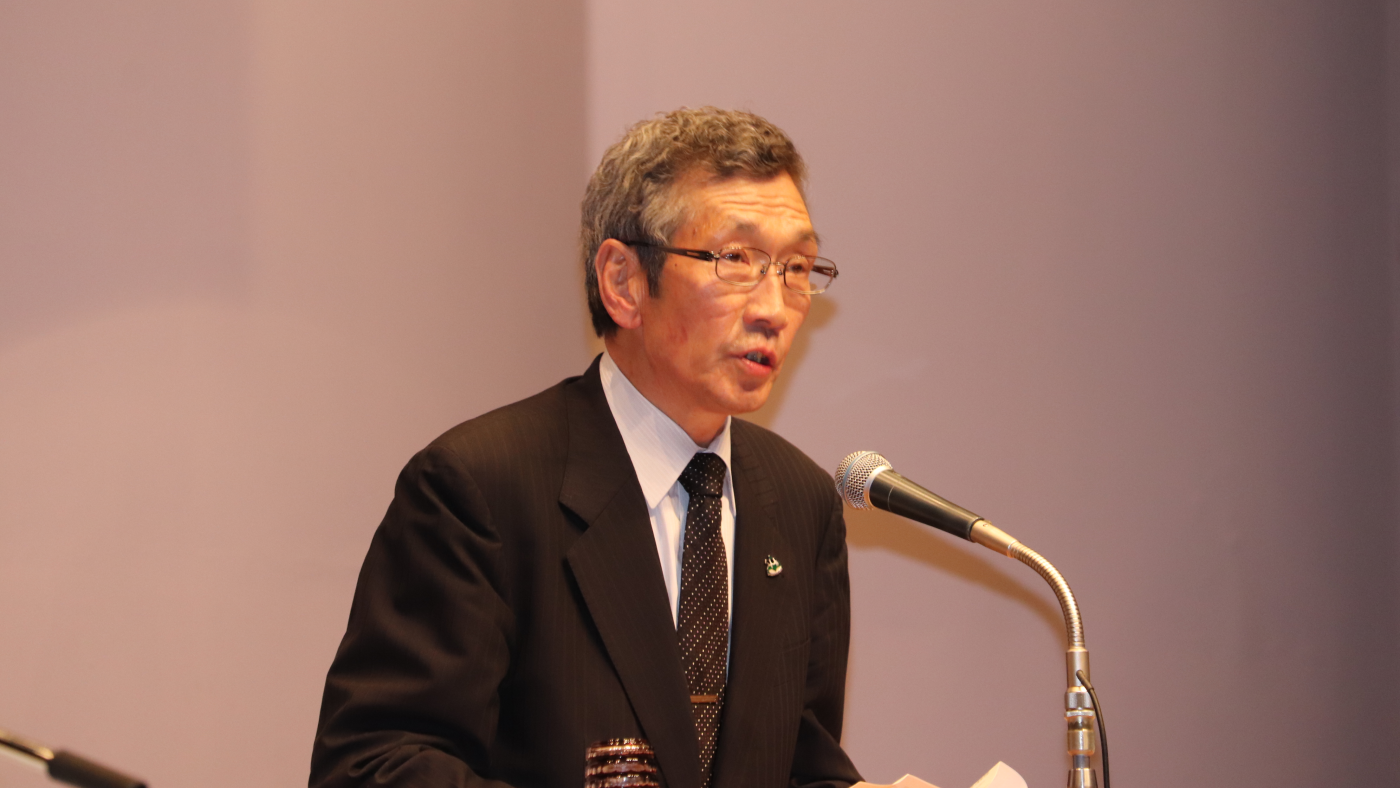 総会で挨拶する山口哲朗北海道ホルスタイン農協組合長