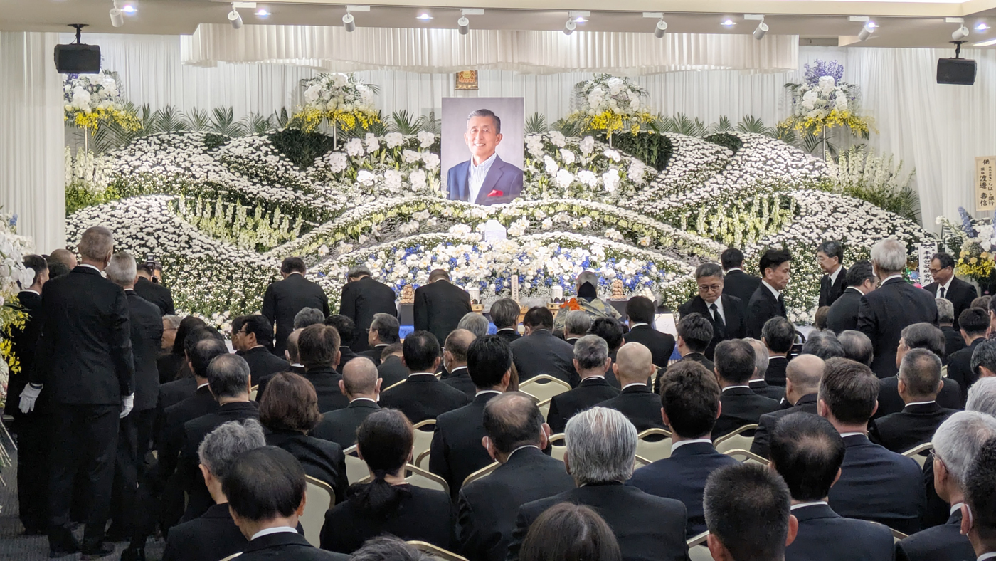 田島久𠮷氏の社葬には道内外から大勢の関係者が参列した