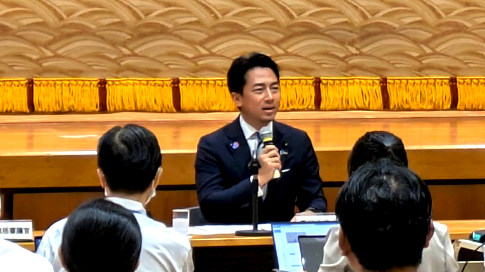 日米関税合意について説明する小泉農水大臣(22日の全国説明会で)