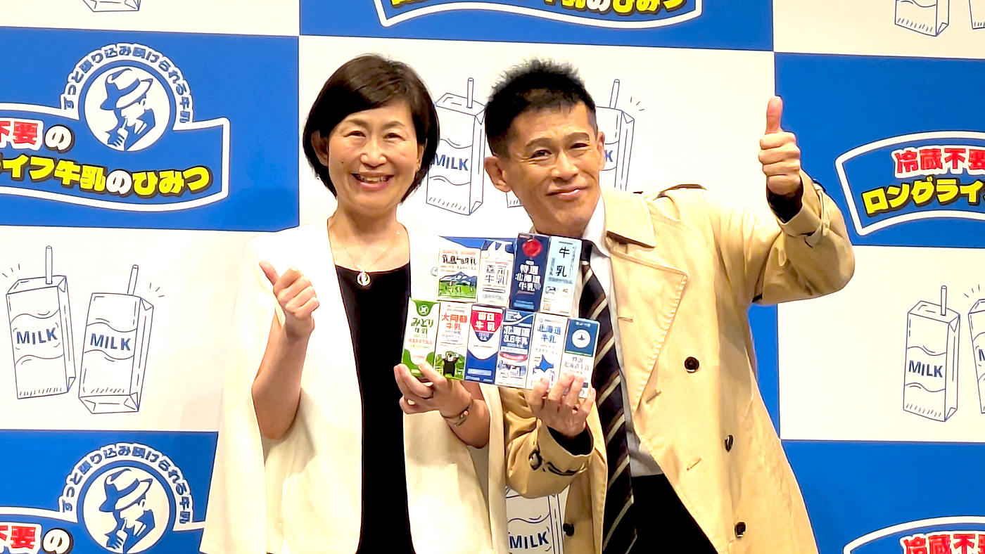 鍜治葉子執行役員（左）と柳沢慎吾さん