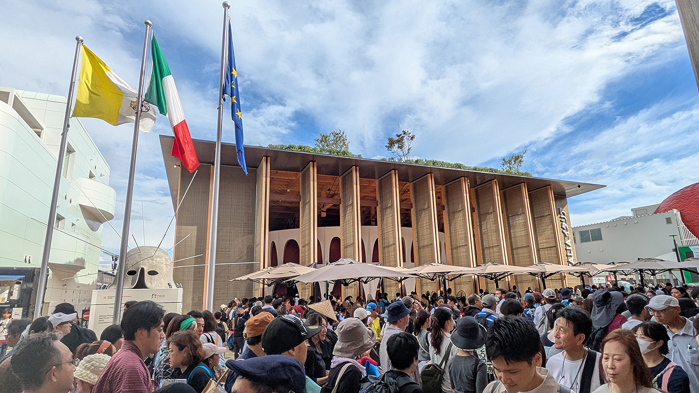 連日多くの人で賑わったイタリアパビリオン(外観)