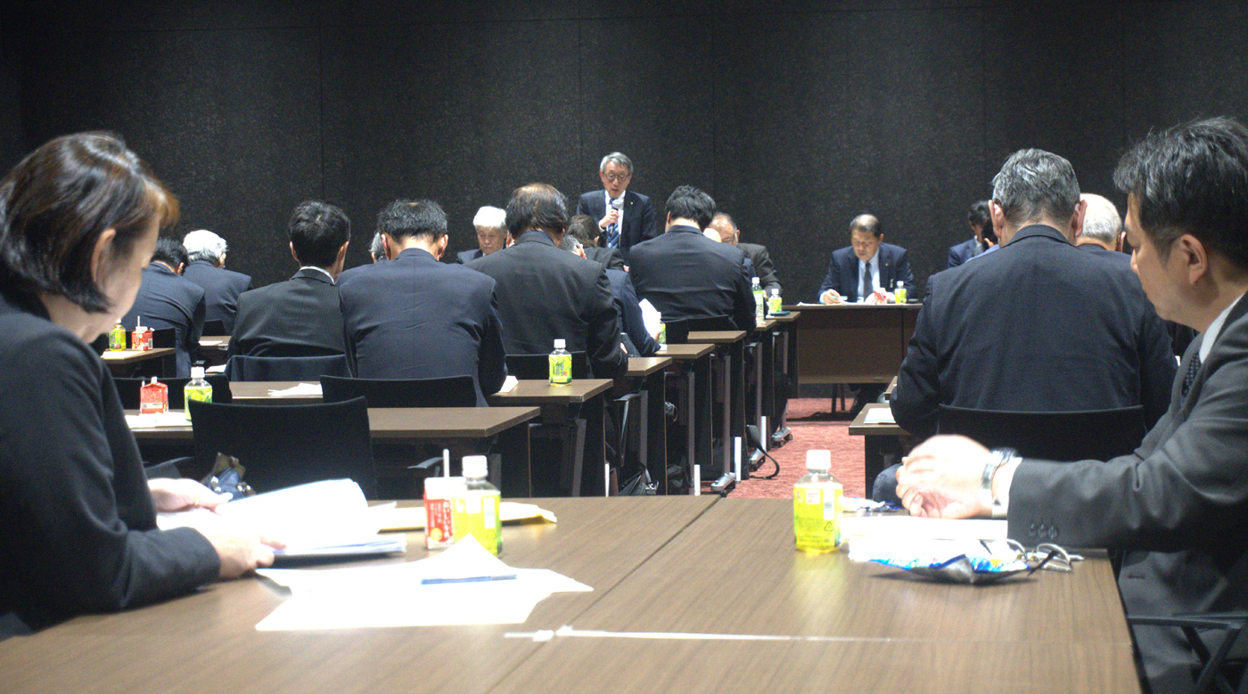 様々な課題を議論した酪政連中央委員会