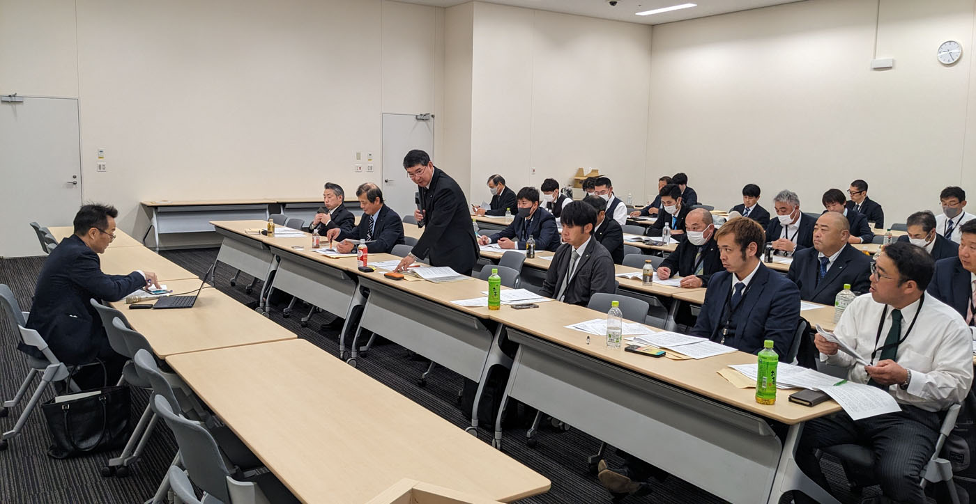 農水省に生産現場の実情を訴える道農連の出席者たち