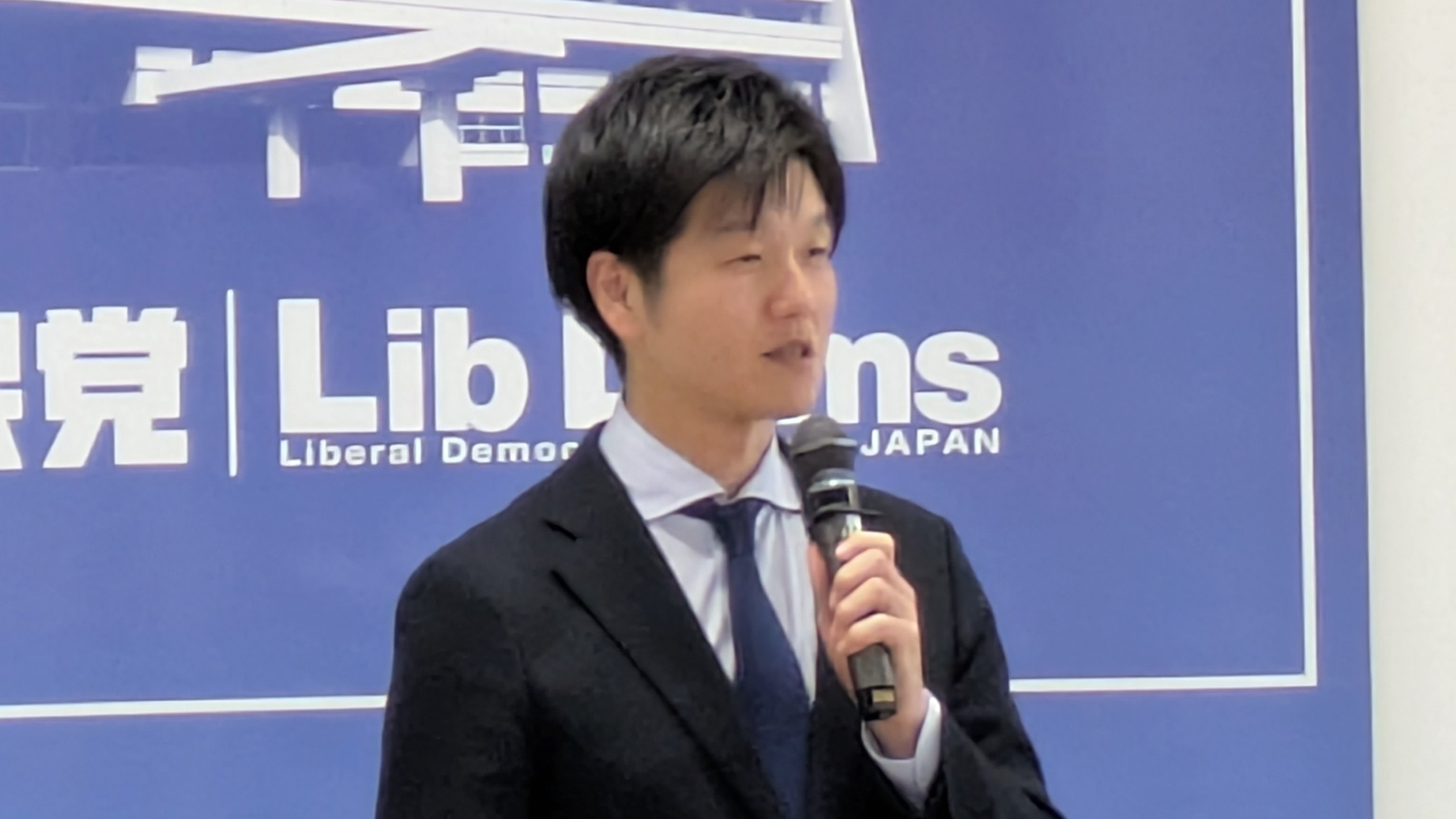 自民党農林合同会議で挨拶する鈴木憲和農水大臣