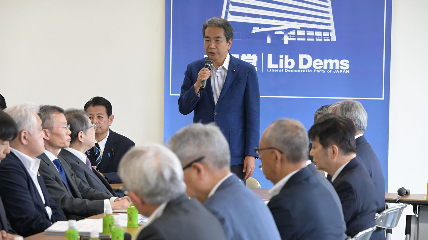 あいさつする江藤拓・対策本部長