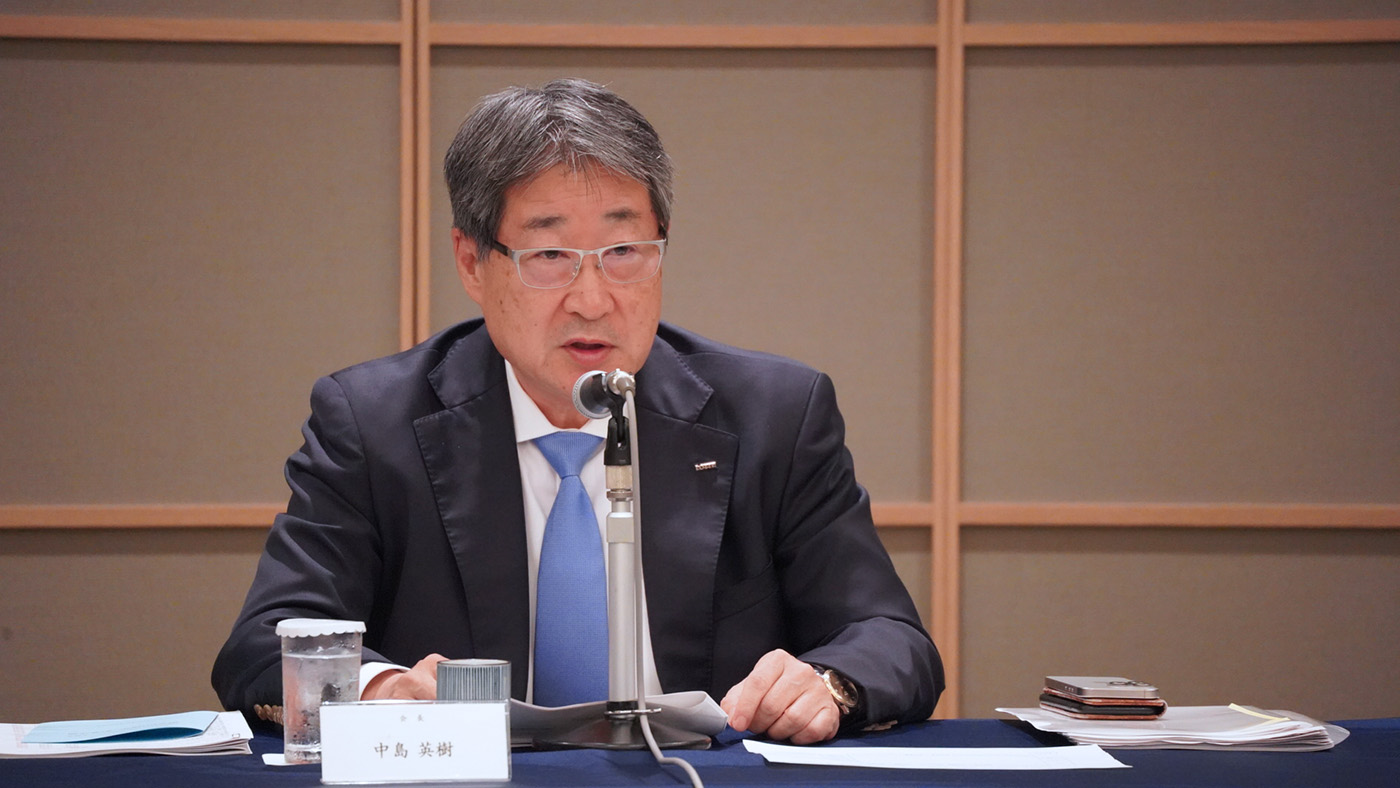 挨拶する中島英樹会長