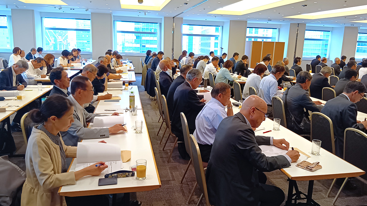 約120 人が参加した全日基の定時総会