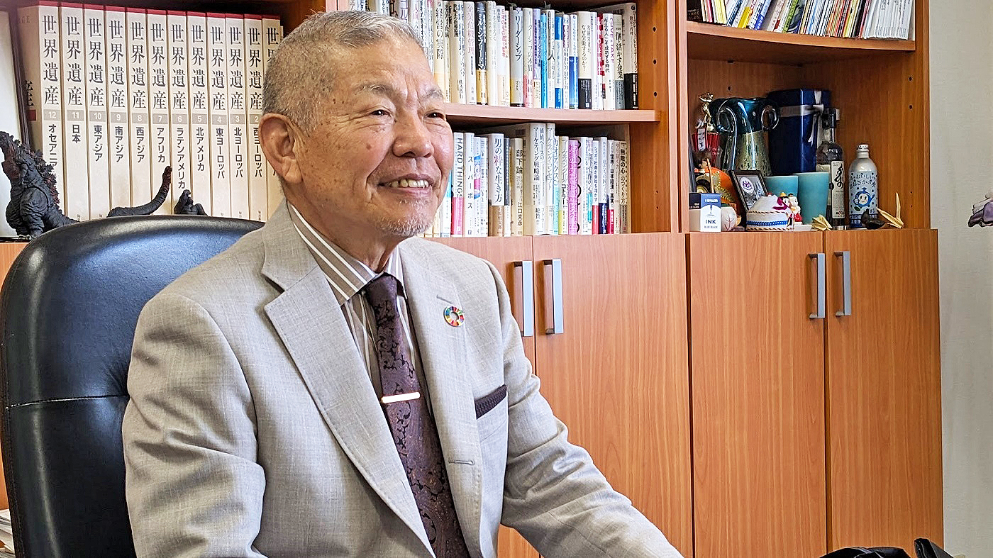 吉田茂夫泉南乳業前社長（2024年のインタビュー時に撮影）