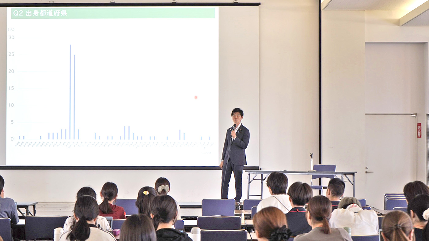 意見交換会に登壇する鈴木大臣