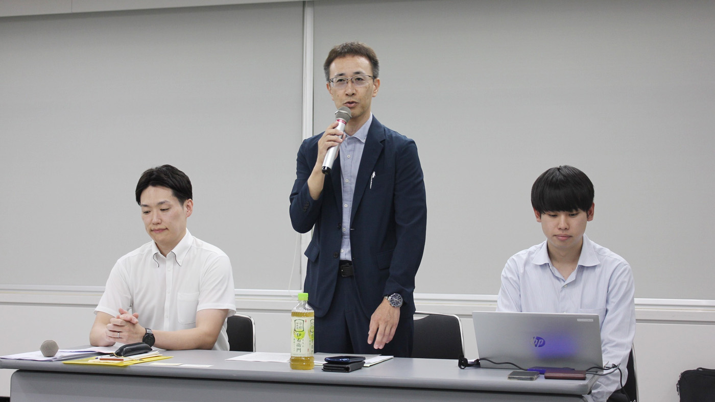 乳業部会で挨拶する海上知広部会長