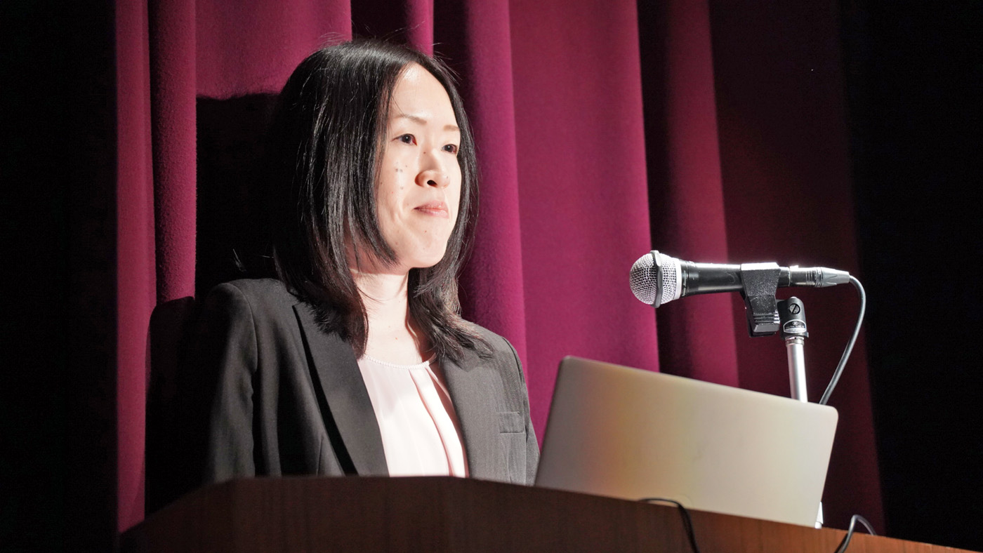 講演する森吉美樹課長補佐